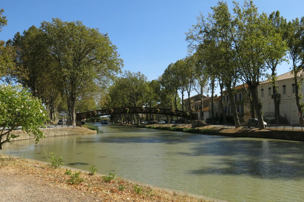 Le Canal de la Robine au niveau du village de Sallèles-d'Aude